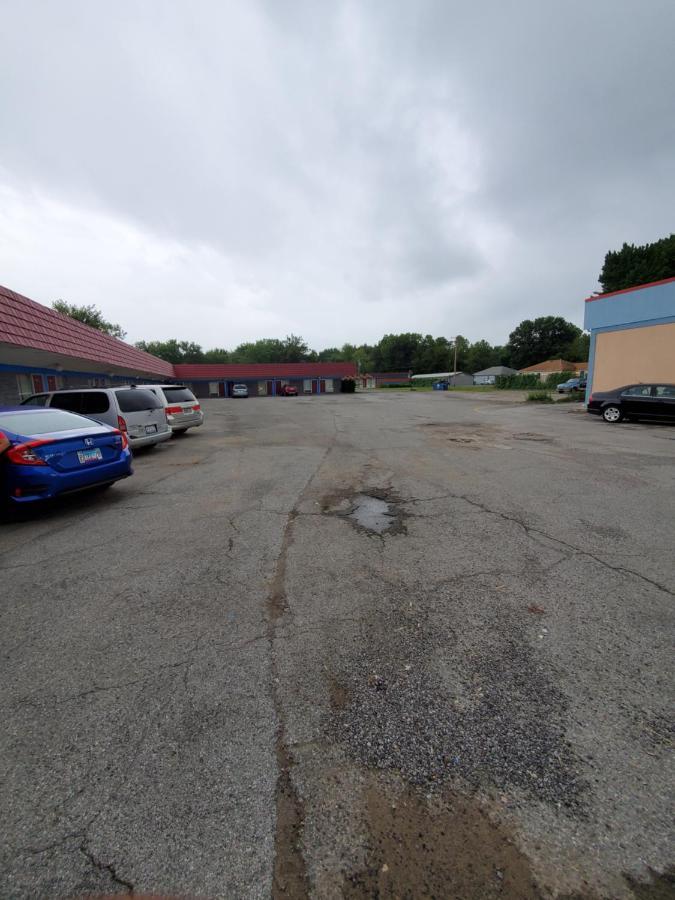 Gray Plaza Motel West Frankfort Exteriér fotografie
