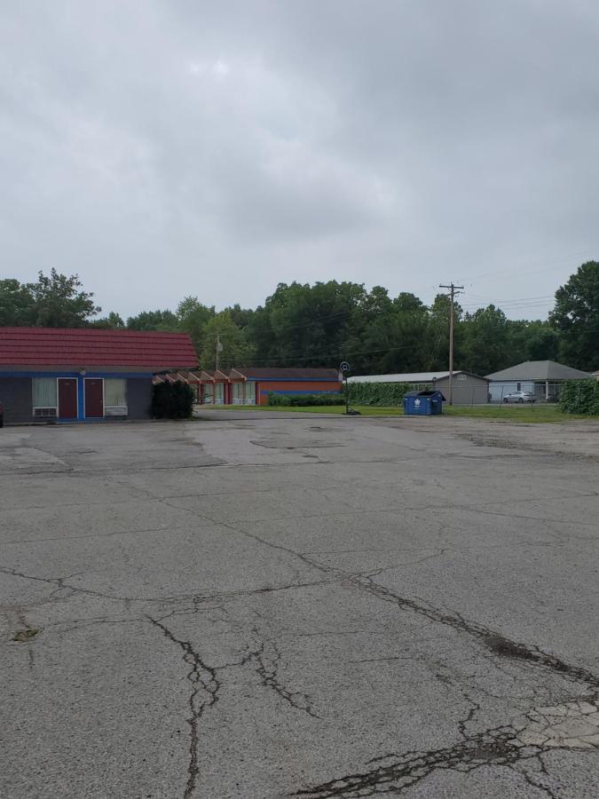 Gray Plaza Motel West Frankfort Exteriér fotografie