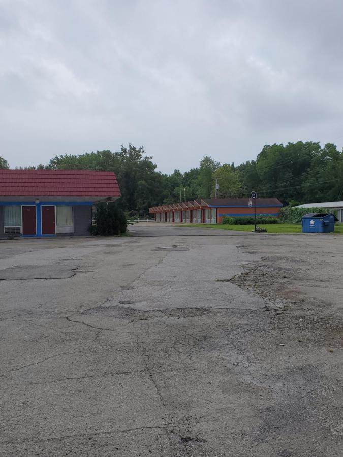 Gray Plaza Motel West Frankfort Exteriér fotografie