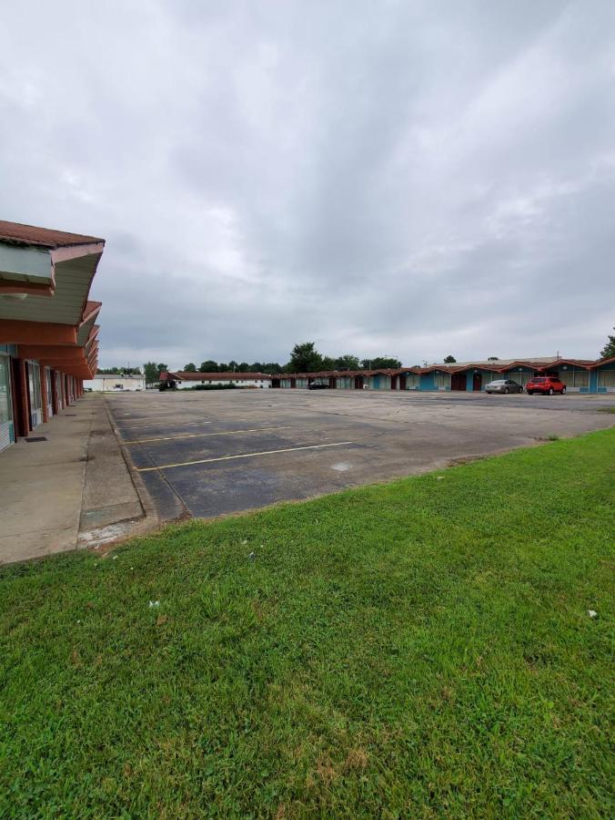 Gray Plaza Motel West Frankfort Exteriér fotografie